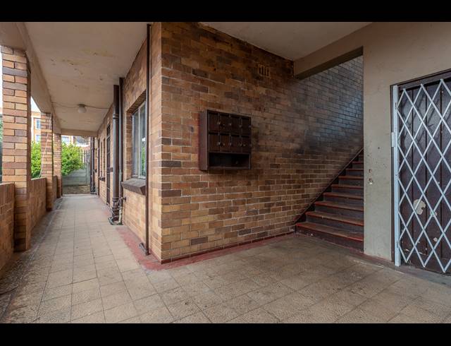 8 BEDROOM APARTMENT BLOCK FOR SALE IN ROSETTENVILLE